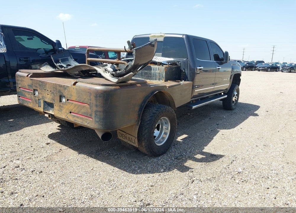 2015 GMC SIERRA 3500HD DENALI VIN: 1GT424E82FF173154