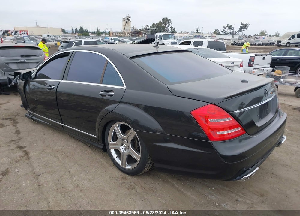 2007 MERCEDES-BENZ S 550 VIN: WDDNG71X57A068889