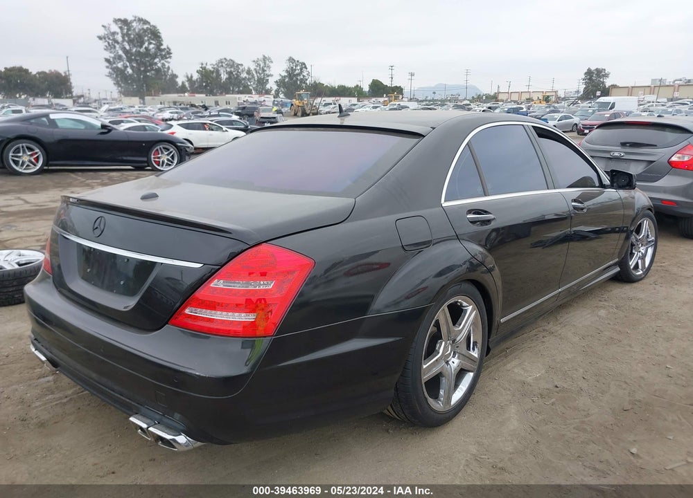 2007 MERCEDES-BENZ S 550 VIN: WDDNG71X57A068889