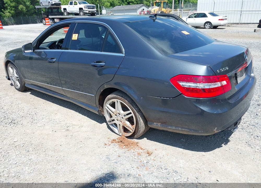 2010 MERCEDES-BENZ E 550 4MATIC VIN: WDDHF9AB0AA217104