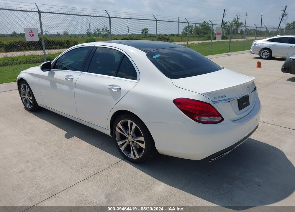 2016 MERCEDES-BENZ C 300 LUXURY/SPORT VIN: WDDWF4JB2GR152342