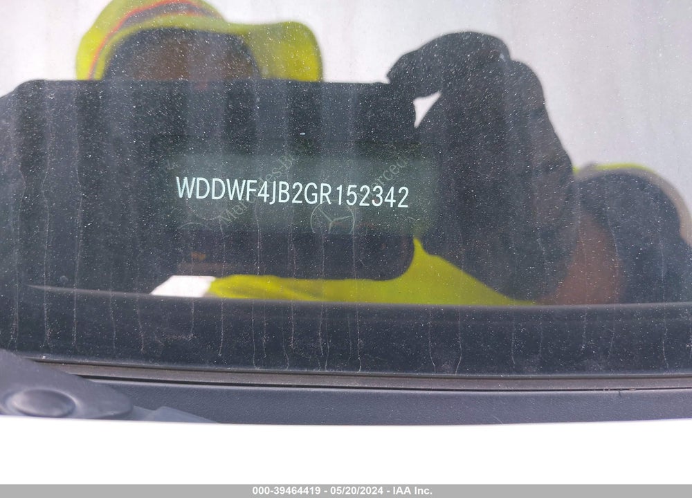 2016 MERCEDES-BENZ C 300 LUXURY/SPORT VIN: WDDWF4JB2GR152342