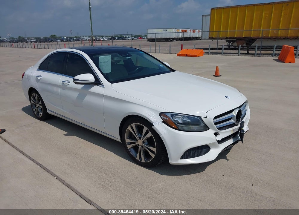 2016 MERCEDES-BENZ C 300 LUXURY/SPORT VIN: WDDWF4JB2GR152342