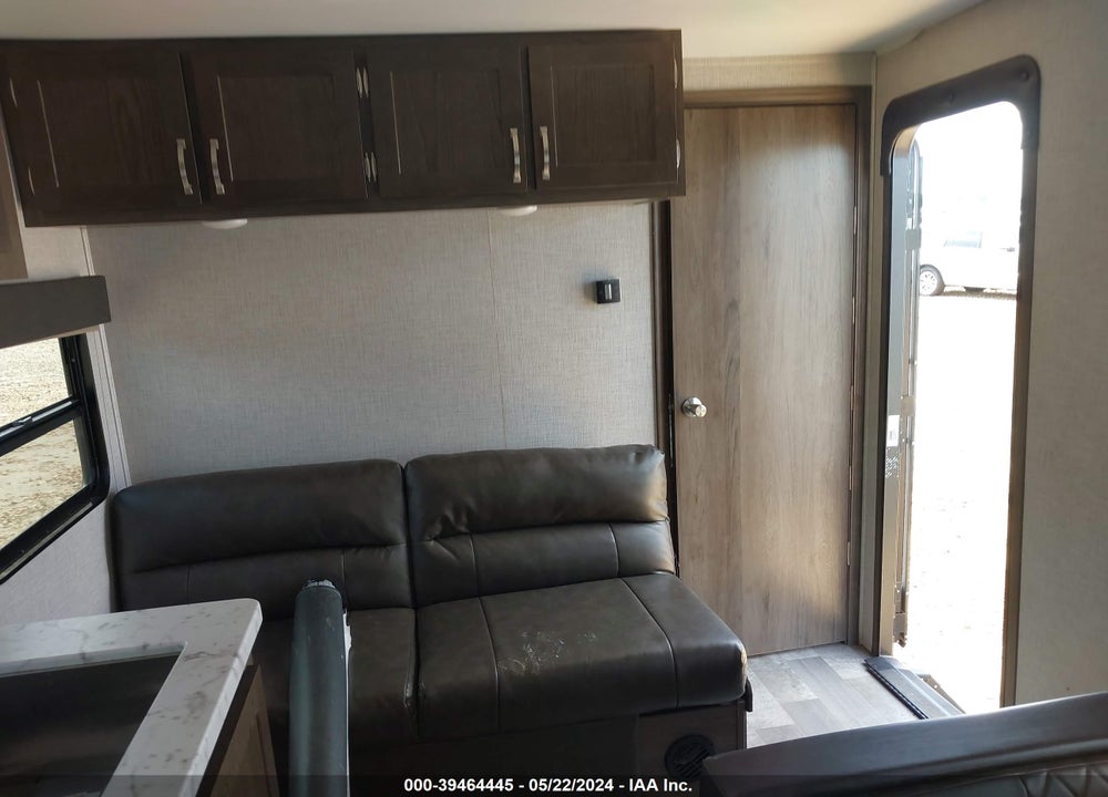 2021 FOREST RIVER OTHER VIN: 5ZT2DEMB4M9004381