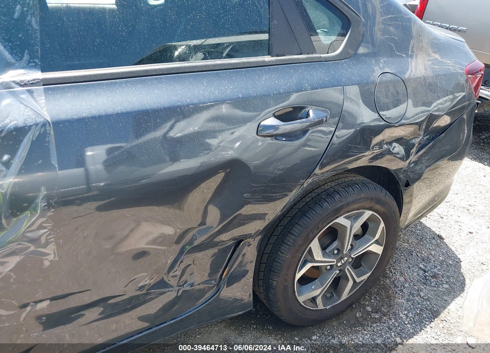2019 KIA FORTE LXS VIN: 3KPF24AD5KE109500