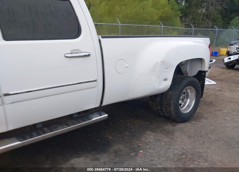 2012 GMC SIERRA 3500HD DENALI VIN: 1GT426C83CF139864