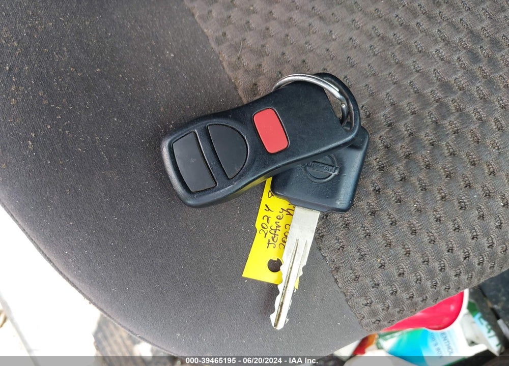 2002 NISSAN PATHFINDER SE VIN: JN8DR09Y32W729257