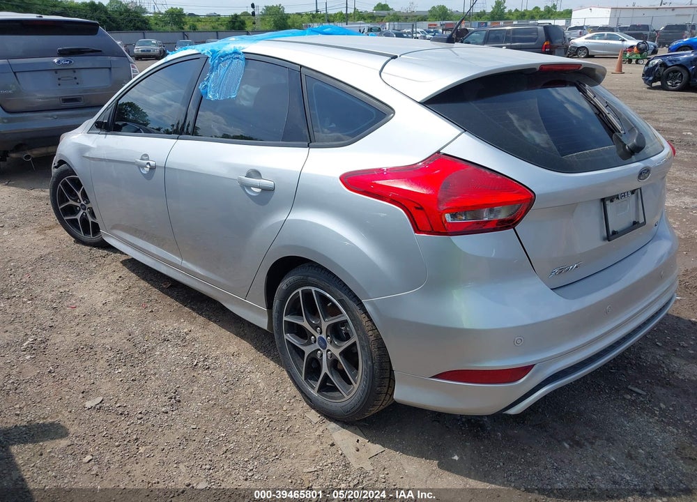 2015 FORD FOCUS SE VIN: 1FADP3K26FL382951