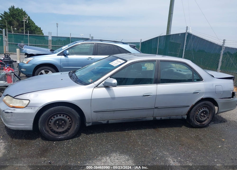 1998 HONDA ACCORD LX VIN: 1HGCG5640WA022276