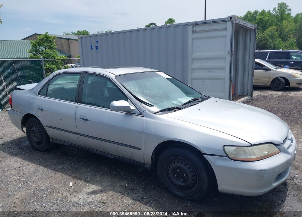 1998 HONDA ACCORD LX VIN: 1HGCG5640WA022276