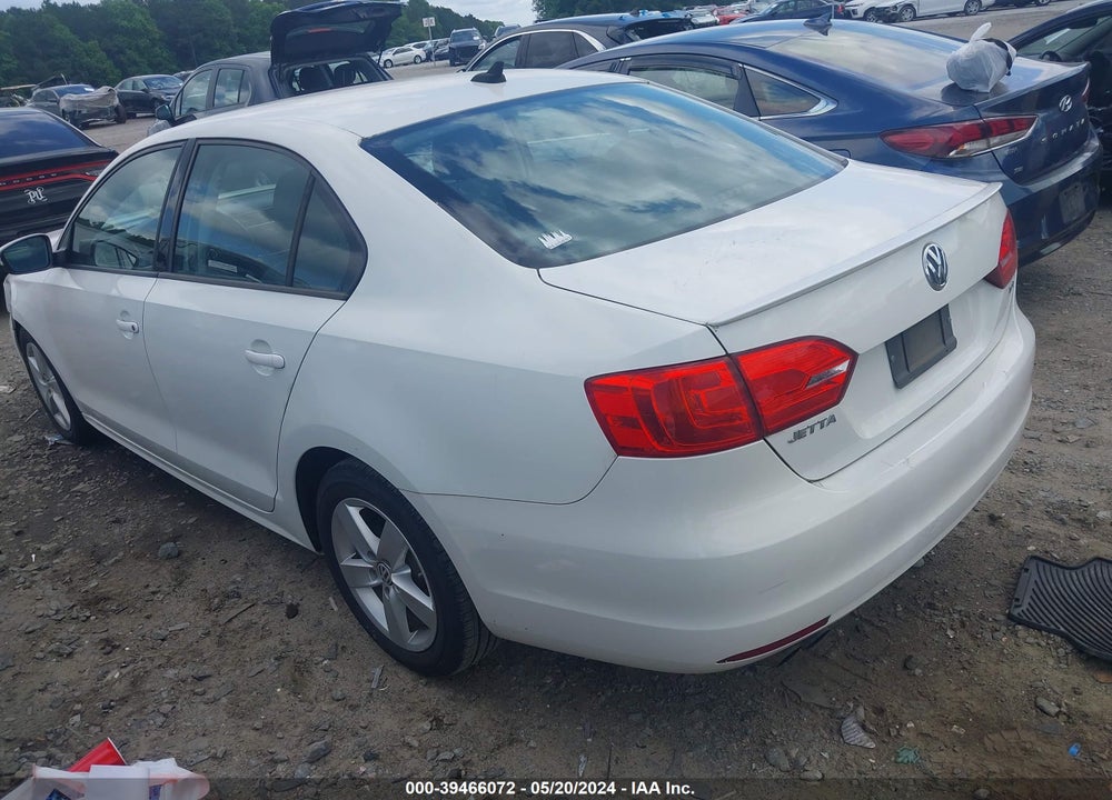 2011 VOLKSWAGEN JETTA 2.0L TDI VIN: 3VWLL7AJ9BM053183
