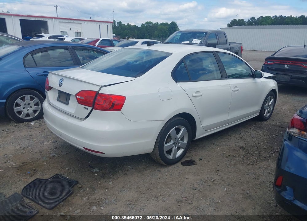 2011 VOLKSWAGEN JETTA 2.0L TDI VIN: 3VWLL7AJ9BM053183