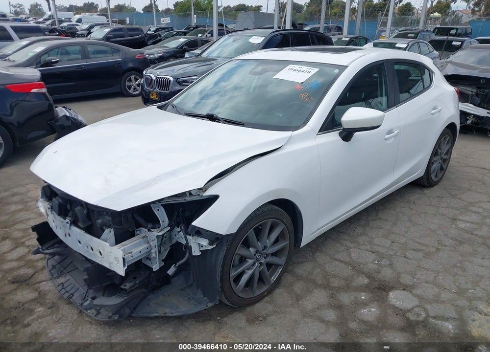 2018 MAZDA MAZDA3 VIN: 3MZBN1M30JM183335