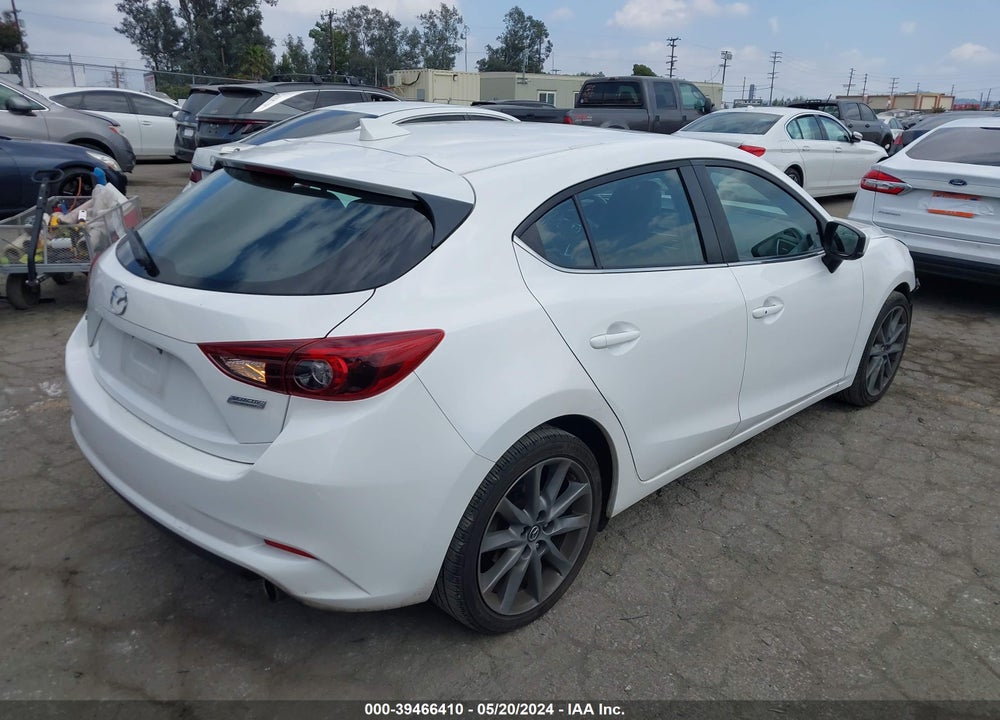 2018 MAZDA MAZDA3 VIN: 3MZBN1M30JM183335