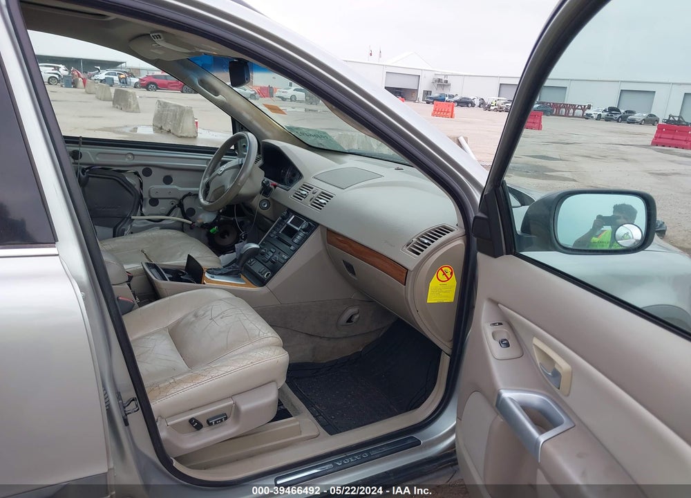2004 VOLVO XC90 2.5T VIN: YV1CN59H441060166