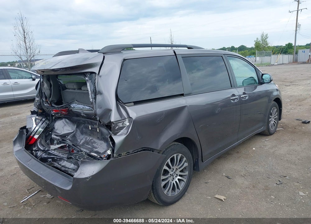 2020 TOYOTA SIENNA XLE VIN: 5TDYZ3DC3LS042629