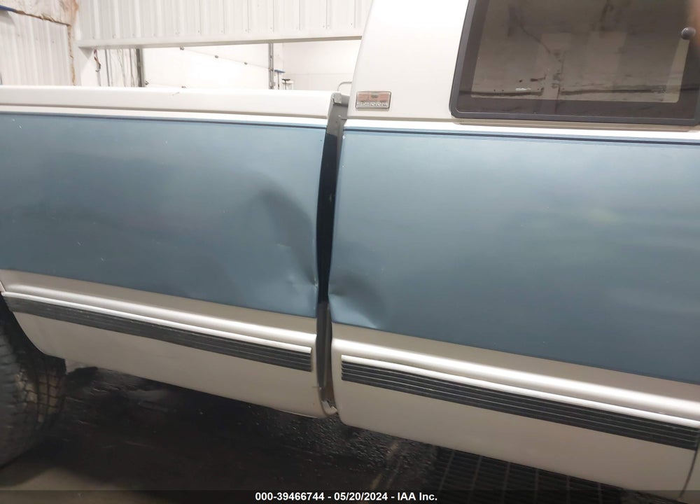 1988 GMC GMT-400 K2500 VIN: 2GTFK29K1J1579297