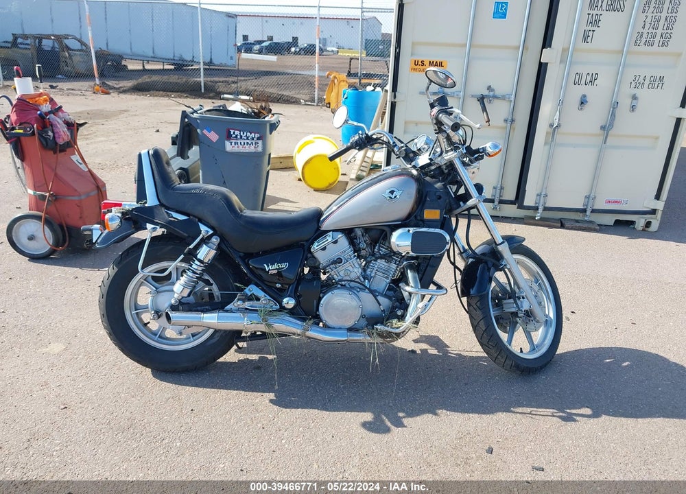 2004 KAWASAKI VN750 VIN: JKAVNDA1X4B551384