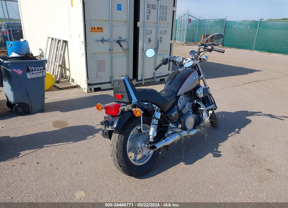 2004 KAWASAKI VN750 VIN: JKAVNDA1X4B551384