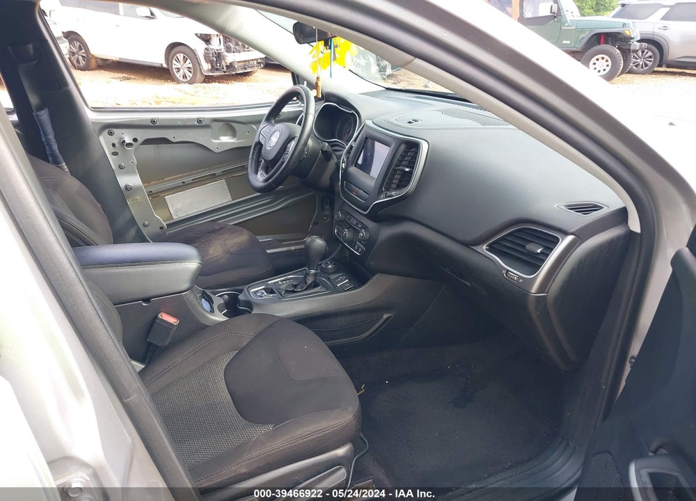 2019 JEEP CHEROKEE LATITUDE 4X4 VIN: 1C4PJMCB6KD139416