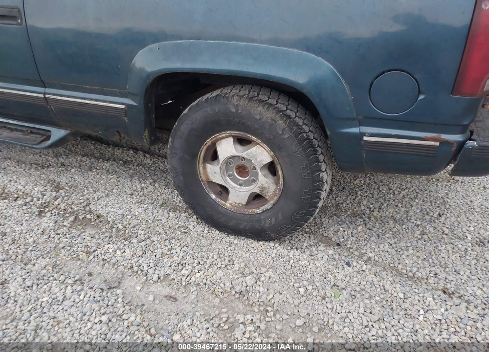 1995 CHEVROLET TAHOE K1500 VIN: 1GNEK18K4SJ411689