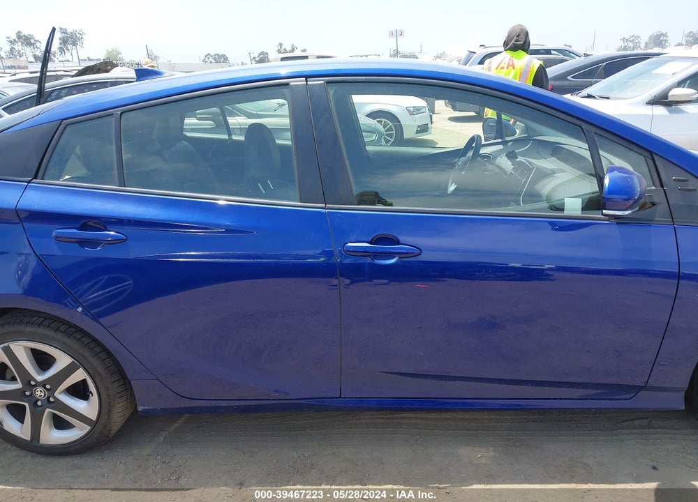 2018 TOYOTA PRIUS THREE TOURING VIN: JTDKARFU3J3549051