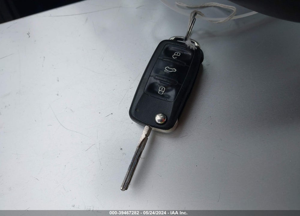2012 VOLKSWAGEN BEETLE 2.5L VIN: 3VWJP7AT0CM603367