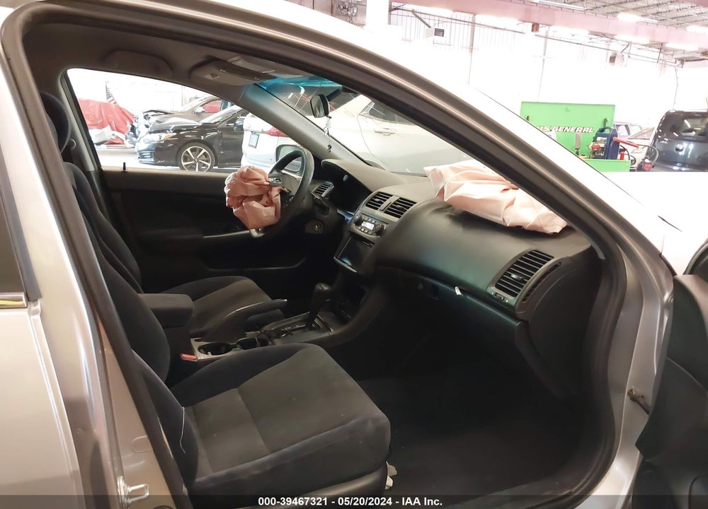 2003 HONDA ACCORD LX VIN: JHMCM56353C041337