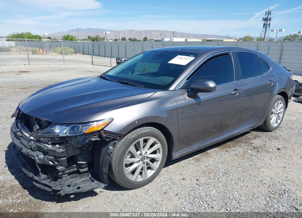 2022 TOYOTA CAMRY LE VIN: 4T1C11AK8NU068090