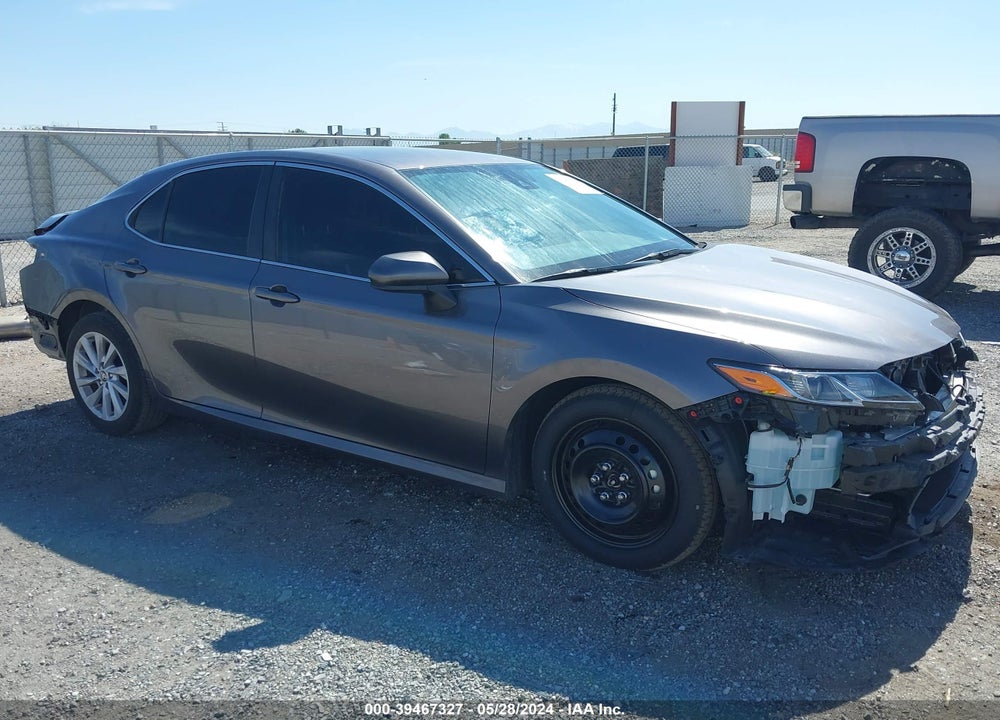 2022 TOYOTA CAMRY LE VIN: 4T1C11AK8NU068090
