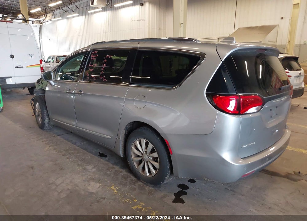 2019 CHRYSLER PACIFICA TOURING L VIN: 2C4RC1BG9KR537182