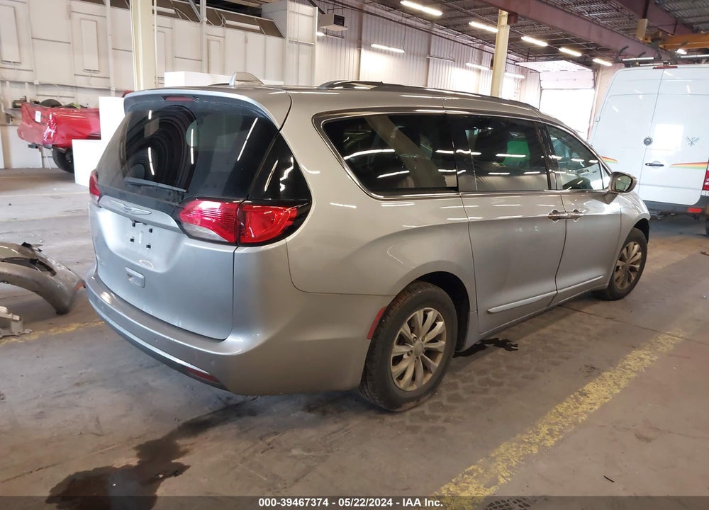 2019 CHRYSLER PACIFICA TOURING L VIN: 2C4RC1BG9KR537182