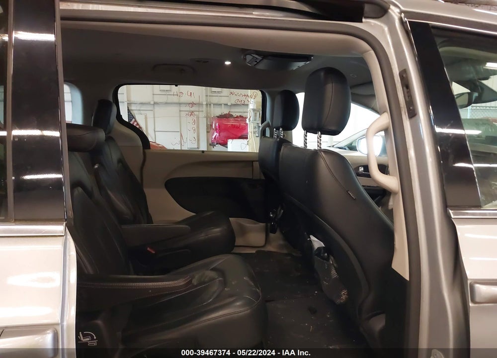 2019 CHRYSLER PACIFICA TOURING L VIN: 2C4RC1BG9KR537182
