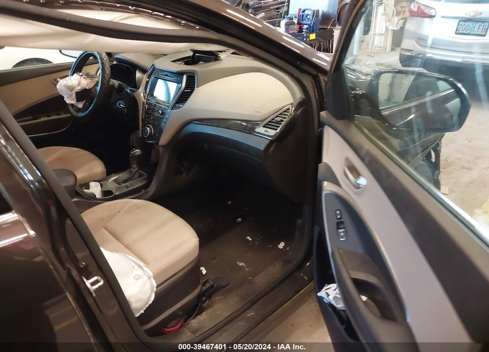 2017 HYUNDAI SANTA FE SE VIN: KM8SMDHF5HU173977