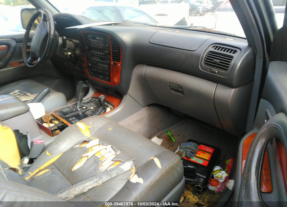 1998 LEXUS LX 470 VIN: JT6HT00W8W0021497