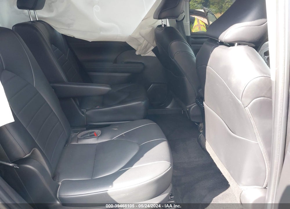 2022 TOYOTA HIGHLANDER XLE VIN: 5TDGZRBHXNS236171