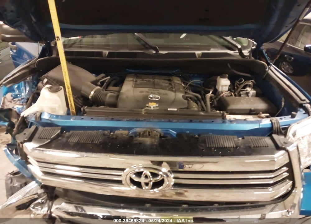 2017 TOYOTA TUNDRA SR5 5.7L V8 VIN: 5TFUW5F10HX595674