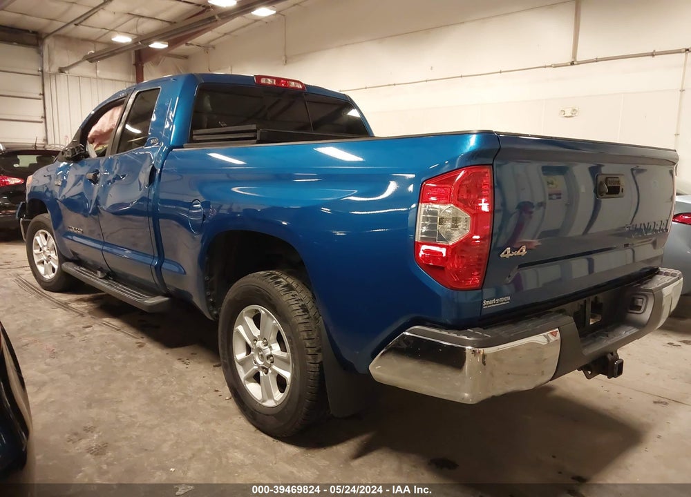2017 TOYOTA TUNDRA SR5 5.7L V8 VIN: 5TFUW5F10HX595674