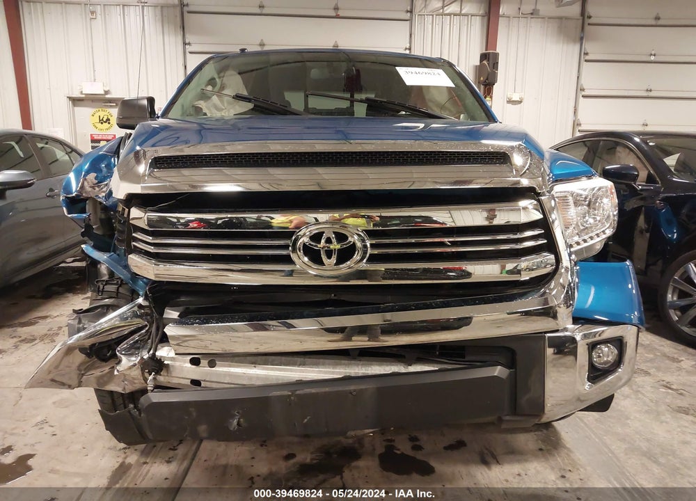 2017 TOYOTA TUNDRA SR5 5.7L V8 VIN: 5TFUW5F10HX595674