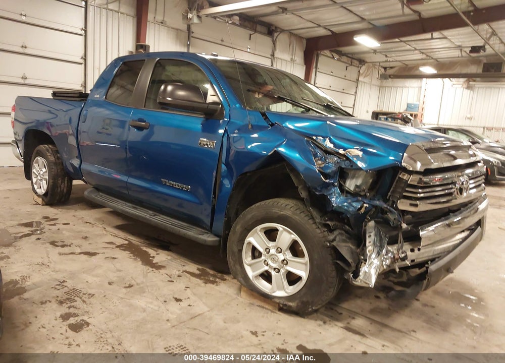 2017 TOYOTA TUNDRA SR5 5.7L V8 VIN: 5TFUW5F10HX595674