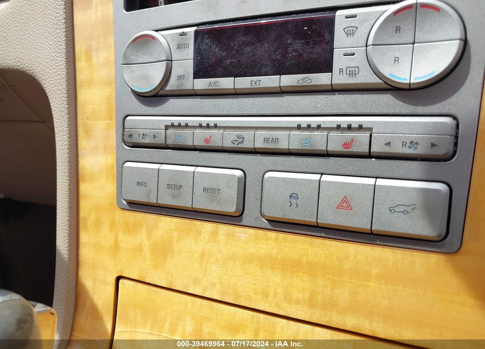 2007 LINCOLN NAVIGATOR ULTIMATE VIN: 5LMFU275X7LJ19915