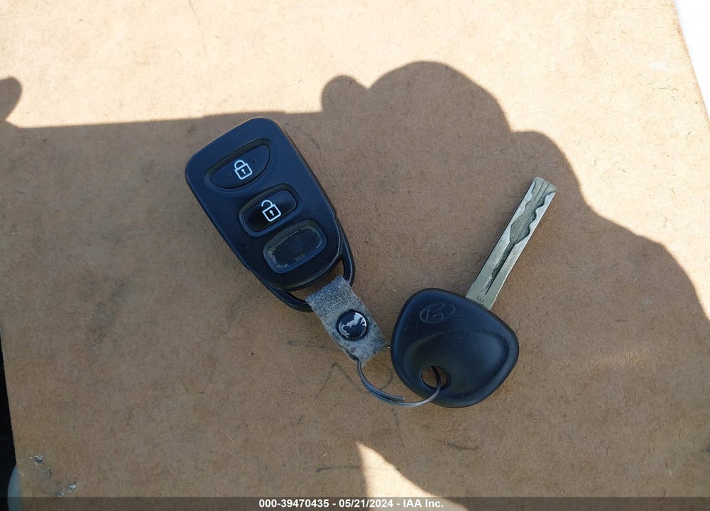 2014 HYUNDAI SONATA GLS VIN: 5NPEB4AC0EH876397