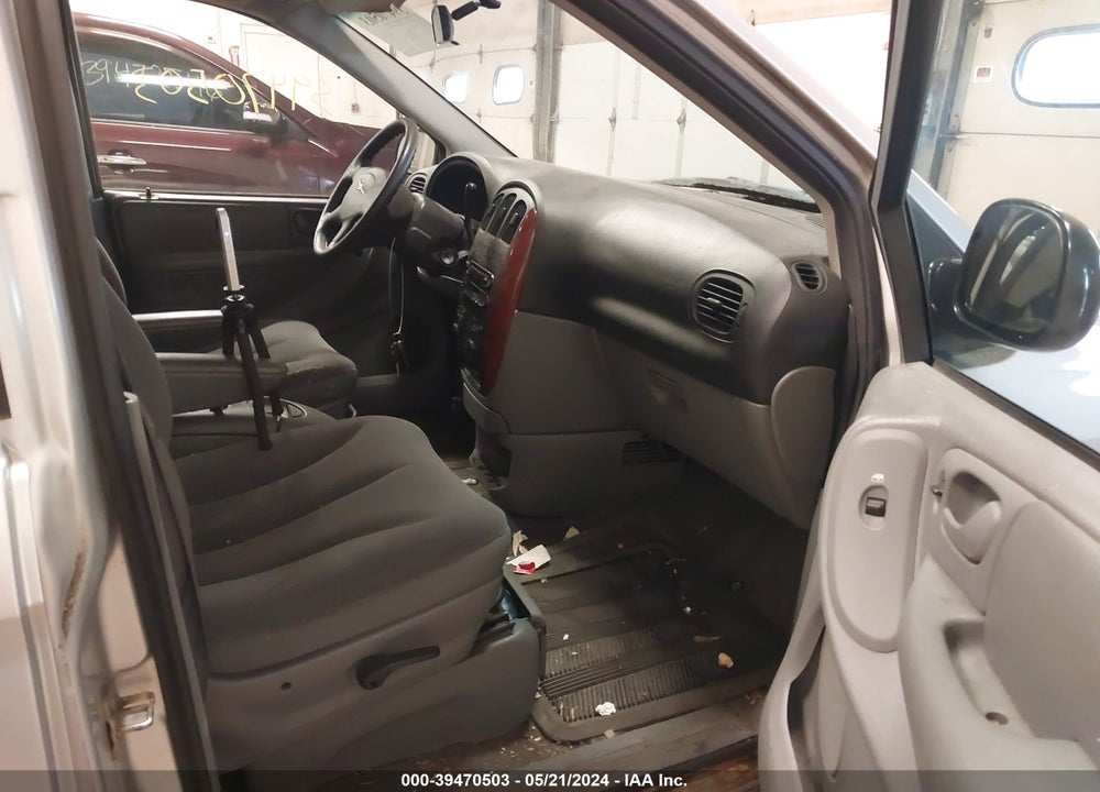 2005 CHRYSLER TOWN & COUNTRY VIN: 1C4GP45R15B263389