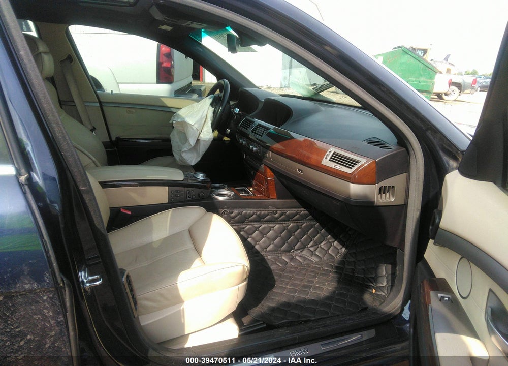 2007 BMW 750LI VIN: WBAHN83507DT66860