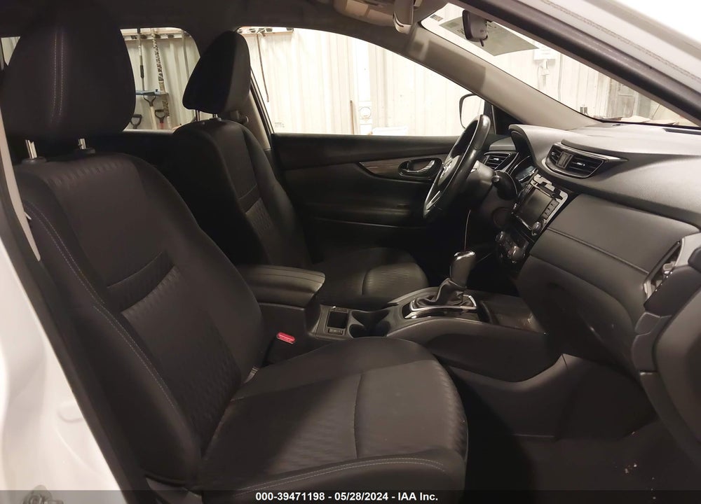 2018 NISSAN ROGUE SV VIN: KNMAT2MV0JP527400