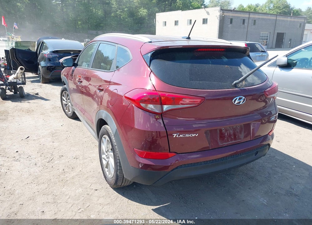 2017 HYUNDAI TUCSON SE VIN: KM8J3CA47HU276724