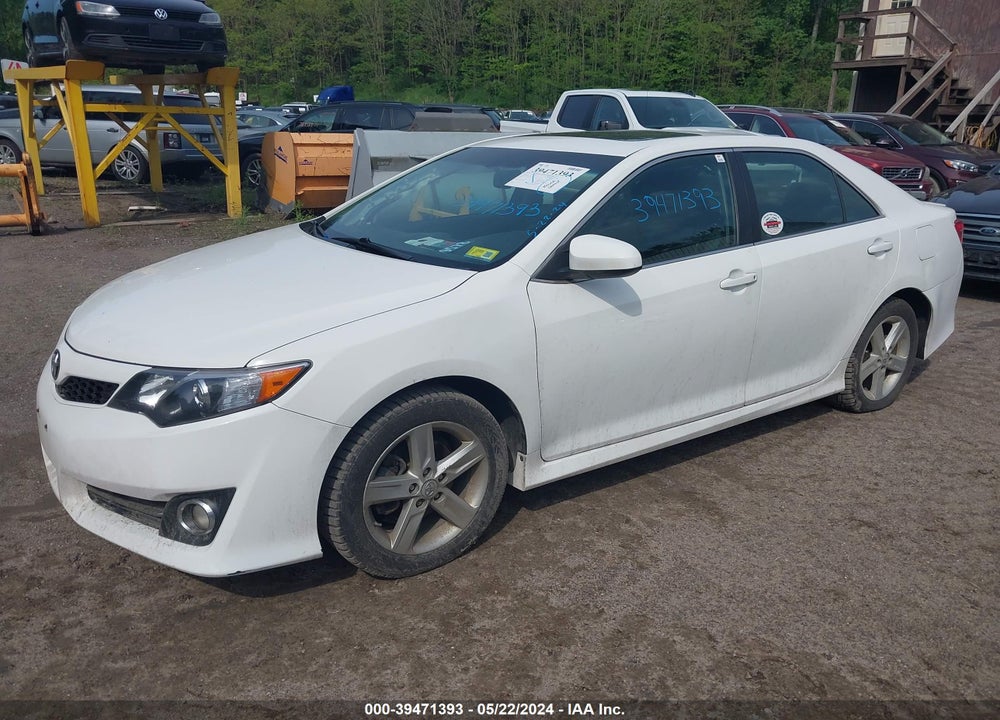 2014 TOYOTA CAMRY SE VIN: 4T1BF1FK5EU756084