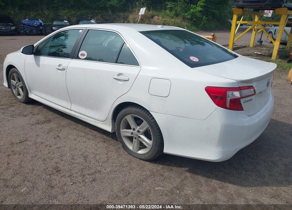 2014 TOYOTA CAMRY SE VIN: 4T1BF1FK5EU756084