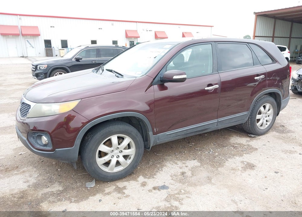 2011 KIA SORENTO LX VIN: 5XYKT3A11BG005083