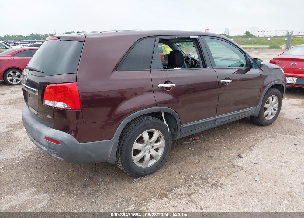 2011 KIA SORENTO LX VIN: 5XYKT3A11BG005083